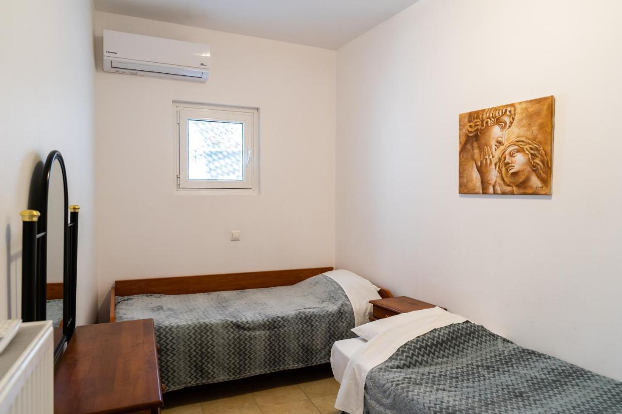 Ferienwohnung Aroma Cavas Pýrgos Exterior foto